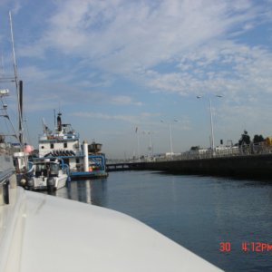 30 Sept Seattle trip
In the locks looking east