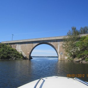 Hole in the Wall - Canal Lake