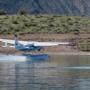 Roosevelt Lake sea plane landing