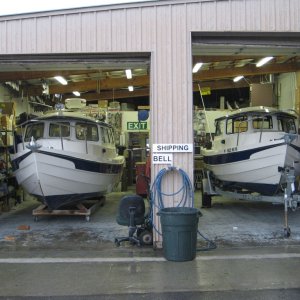 Rigging on the left, service on the right