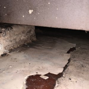 Crack by water tank