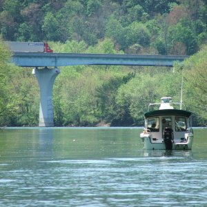 C-Pearl Exiting Obey River into Upper Cumberland @ Celina Bridge: End of \"Navitable\" Cumberland Mark
