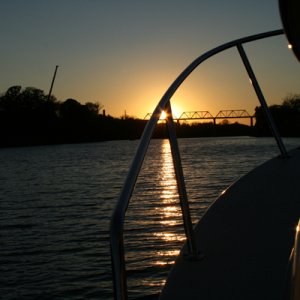 Media 'Sunset Approach To Nashville' in album 'Upper Cumberland River Apr07'