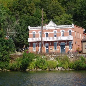 Alma, WI. '05 River trip
