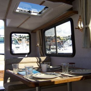 Media 'Interior' in album 'V-berth'