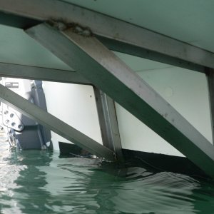 Swim step support bracket
