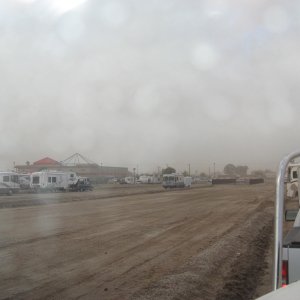 windstorm at Yuma to 40 mph  in the lee of a big 5th wheel at Paradise Casino