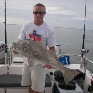 Cameron caught this nice fish using light tackle on the side and he had to go all around the boat to tire it out. Proof you can land a nice fish on the bow of a TomCat.