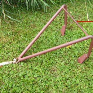 The red arrow shows the location where a steel ring would be welded to facilitate easy anchor removal. A line and float would be attached here.