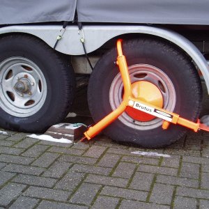 Brutus wheel lock