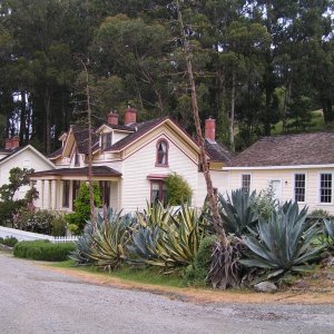 (Dora~Jean) House and \"Bake House\", forgot usage of main house.