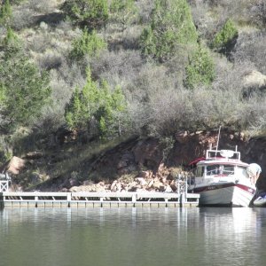 Float tie up in South Skull Creek