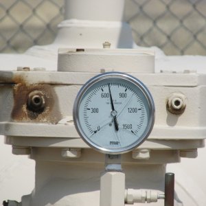 Natural gas pipeline pressure