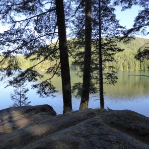 Media 'Newton Lake' in album 'Breakfast and reading - The Curve of Time and the Dreamspeaker cruising guide'