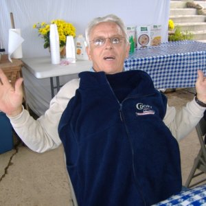 Media 'MikeVested' in album 'John\'sPlace'