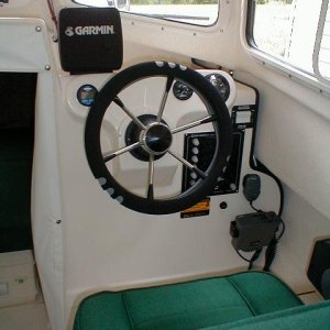 A little better picture of the cockpit