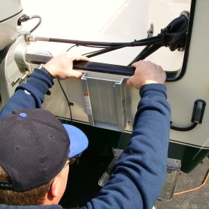 We are using a Fulton mount, but I want to use a mounting plate to mount the kicker mount.  The mount and motor slides into this low profile mount.  Make sense?