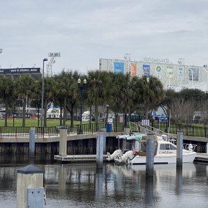 Jax municipal marina....free dockage for 3 nights in a 30 day period