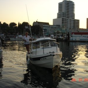 Shirley & Leroy
MAMALENA
arriving at Nanaimo 2009