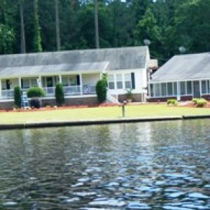 22MAY10-House under Wilkerson Bridge on Alligator-Pungo River Canal