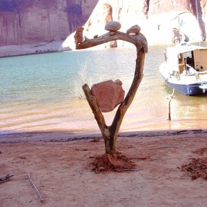 Tug Machete Bettie with sculpture