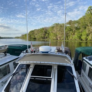 Rafted up for dinner...I got lucky 😀