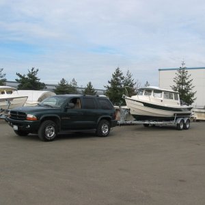 (c-dancer) New tow rig, nice color, huh?