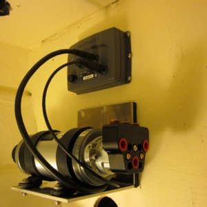Stepper motor and Computer mounted. For the autopilot.
