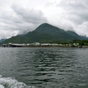 Media 'Excursion Inlet cannery' in album 'Fishing vessels queuing up at cannery'