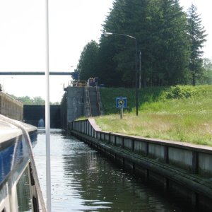 approaching lock 22