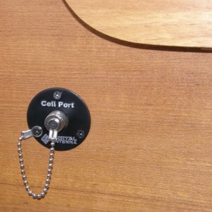 Cell phone amplifier, works for laptop aircard too