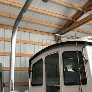 Davit for pulling pots