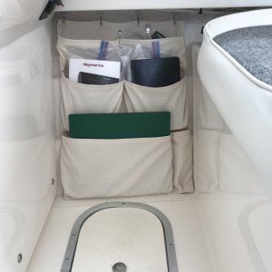 Pilot side organizer