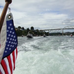 9-11 Bremerton Tugs make
waves for the photographer