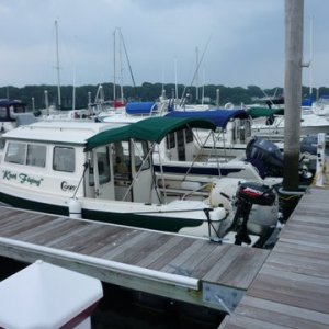 Bullock Cove,Barrington, R.I. Brewers Marina chain great spot quiet stayed a couple of days.Took a cab ride into Providence ate at Al Forno's Italian Rest a little pricey but a great spot. Also went to the Rhode Island School of design Gallery museum. Knot Flying Will-C and Cresent Girl