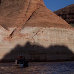 Sun 4/21 Voyager anchored in The Escalante River Arm Sunday night just before we ran into the mud flats just short of Explorer Canyon