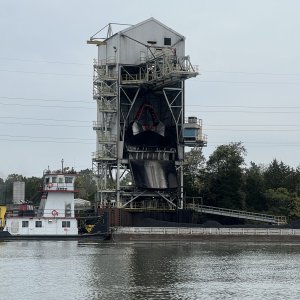 Gallatin Steam Plant unloading Coal