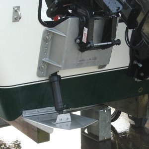 Media '(c-dancer) Close-up view of Mini-Jacker kicker bracket and trim tab' in album '(c-dancer)Upgraded fuel tank covers and Bennett Trim Tab motor'
