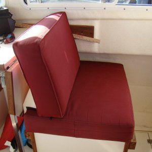 Mate seat forward