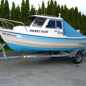 Trailer adjusted and we're ready for the water