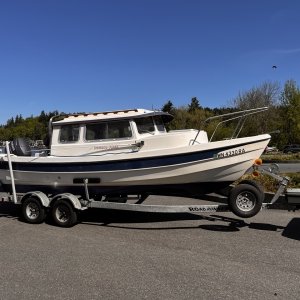 2010 Road Runner Double Axel Bunk Trailer
with Hydrastar Electric Over Hydraulic and Kodiac Disc Brakes