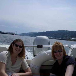 20050501b Amy & Tonya relaxing on the Willamette River