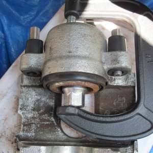 Media 'C-clamp on piston' in album 'Bearing Buddy'
