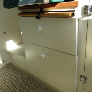 Media 'Under helm seat storage drawers' in album 'Trailering cover'