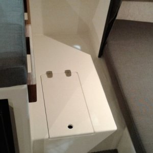 Navigatore floor access hatch is smaller