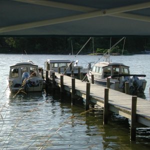 A nice pier, about 95\' long, 5\' MLW but the boat has to stay in the water