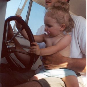 Media 'Taelyr at helm.jpg' in album 'Chris at the helm.jpg'