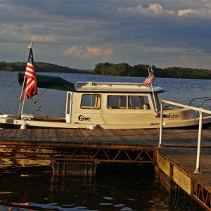 Media 'Falcon (Bill and Brenda) docked at the Byrds' in album 'Running the Cumberland'