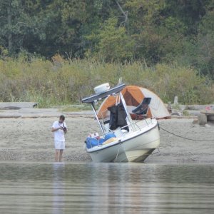 Labor Day weekend at Sucia is all about watching Qualified Captains.  These rowdy yahoos had a great method for beaching daddy's Whaler.