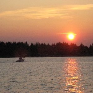 2 August leaving Nanaimo
R-Matey into the rising sun for Bellingham. Many thanks to George of Nanaimo, BC for posting this photo. It's one of our favorites!